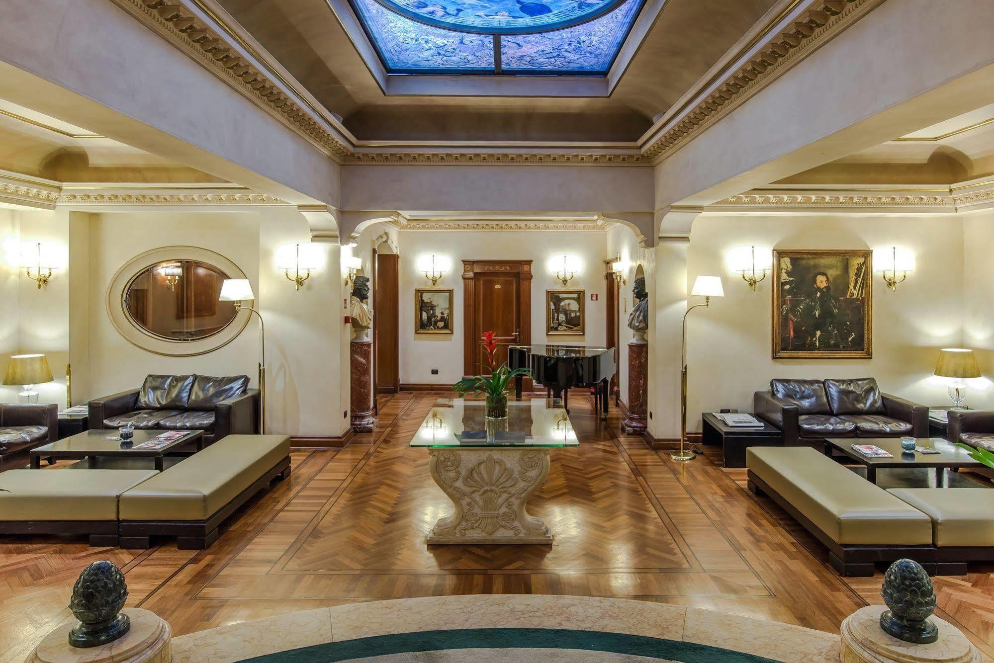 River Palace 4*