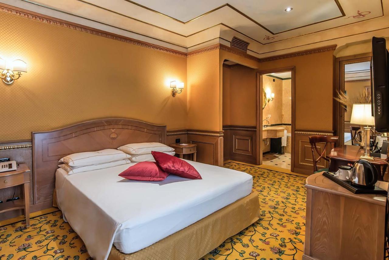 Hotel River Palace 4*